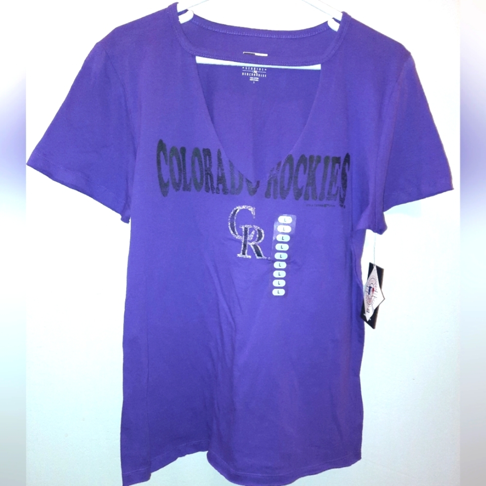 Colorado Rockies New Era V neck women's tee size large NWT